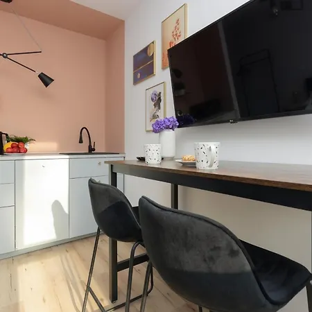 Batorego Studio By Renters *